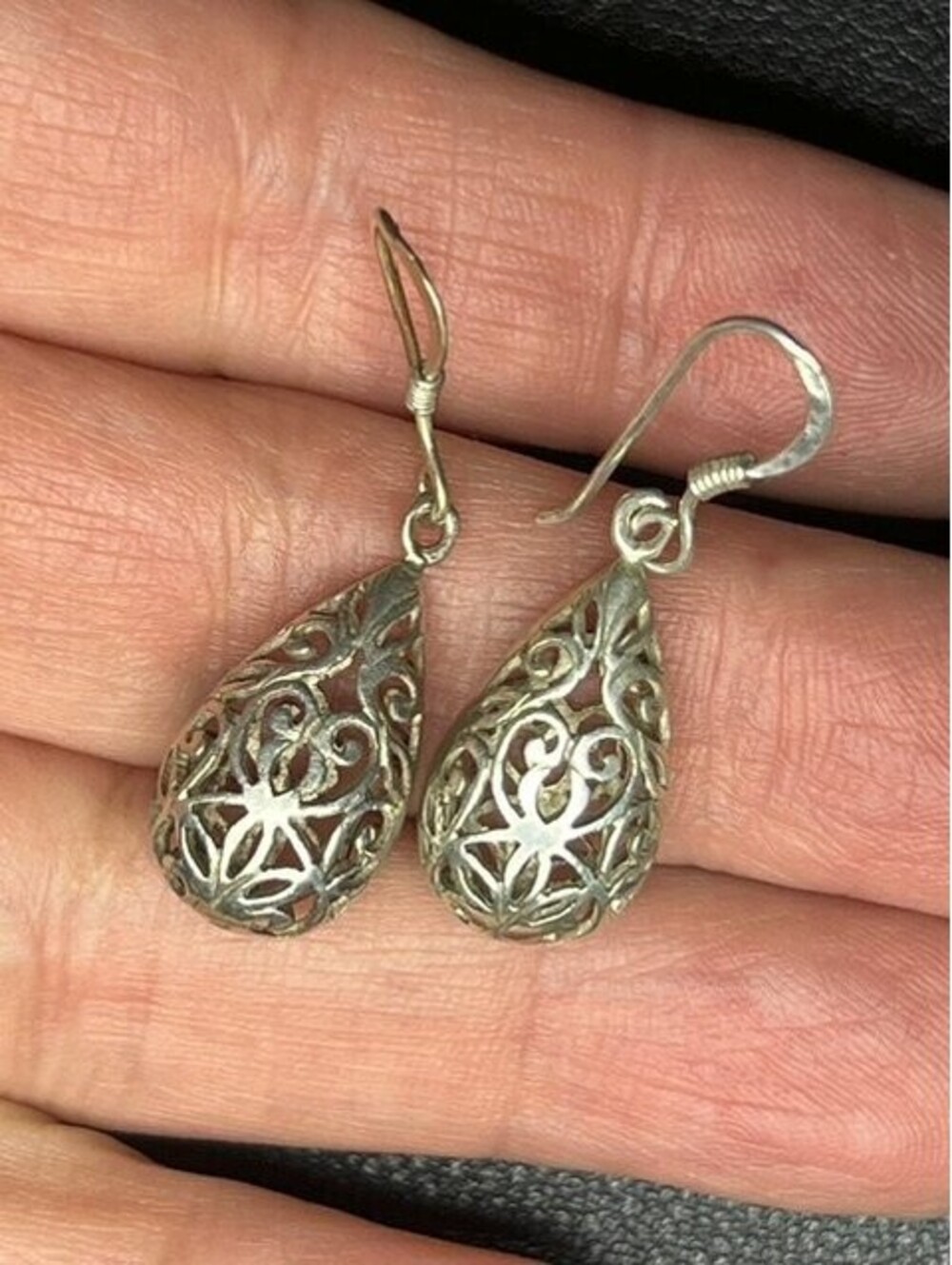 B7387 Sterling Silver Teardrop Dangle Earrings Small Filigree Openwork 1.5"
